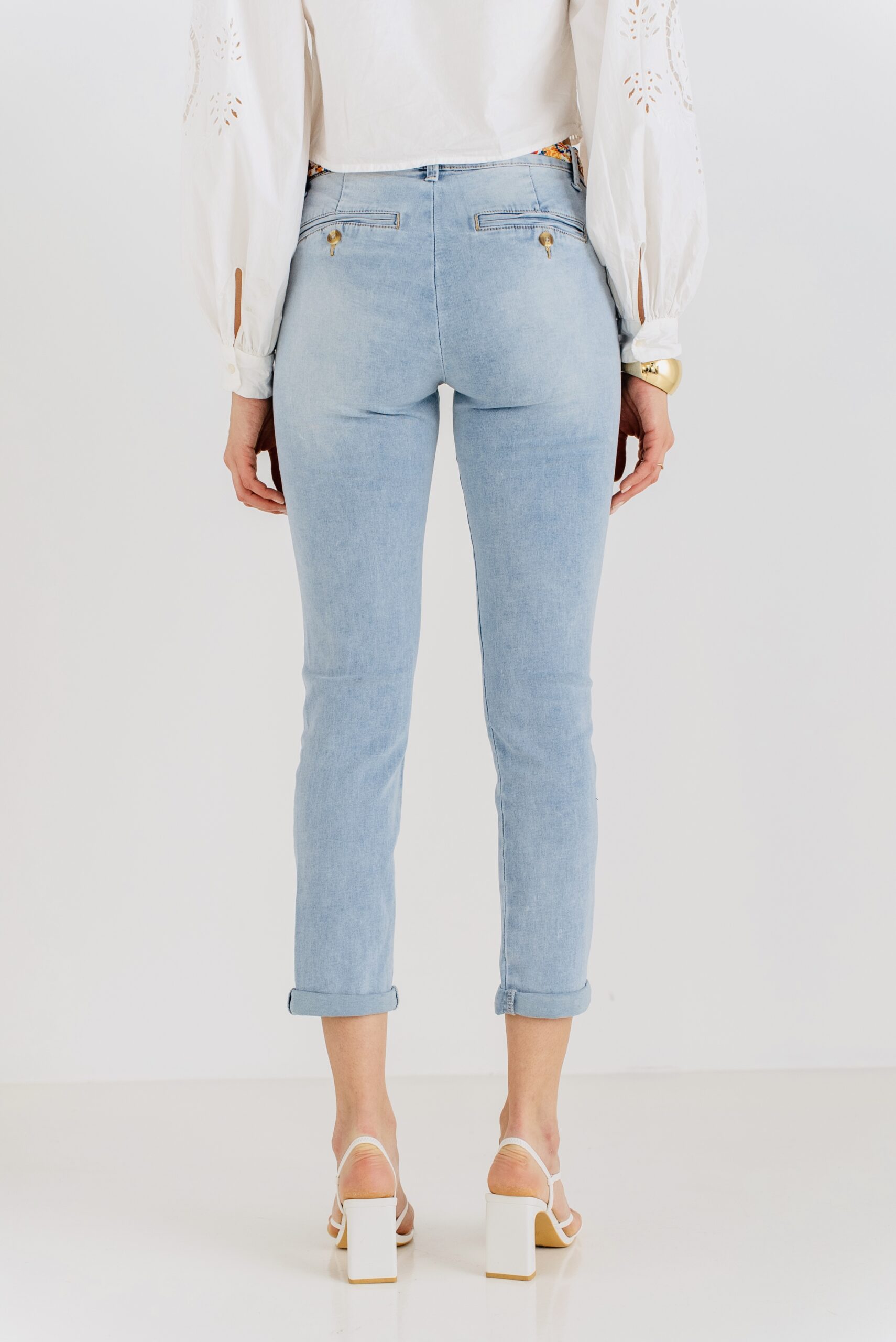Jeans Chino délavage clair avec foulard – Image 2