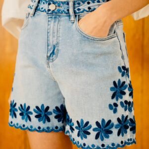 Short en jean brodé