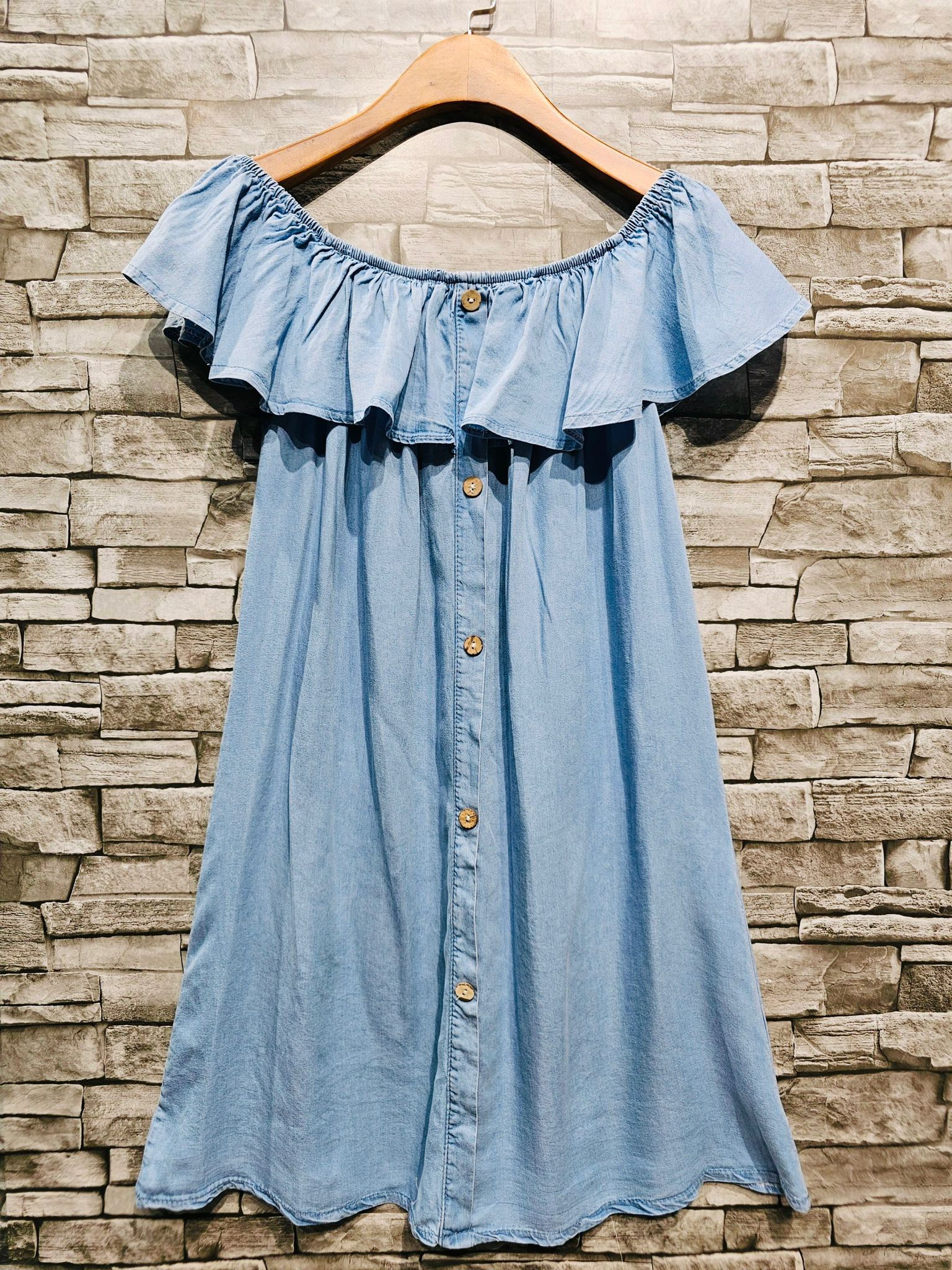 ROBE AVEC BOUTONS – Image 2